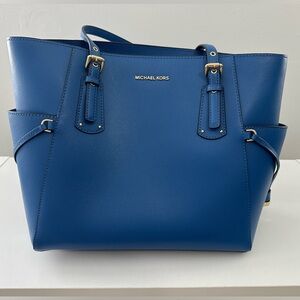 EUC Michael Kors Voyager Tote